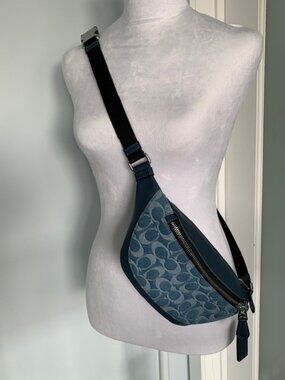 Coach NWOT Warren Mini Belt Bag in Signature Denim Style CDF48